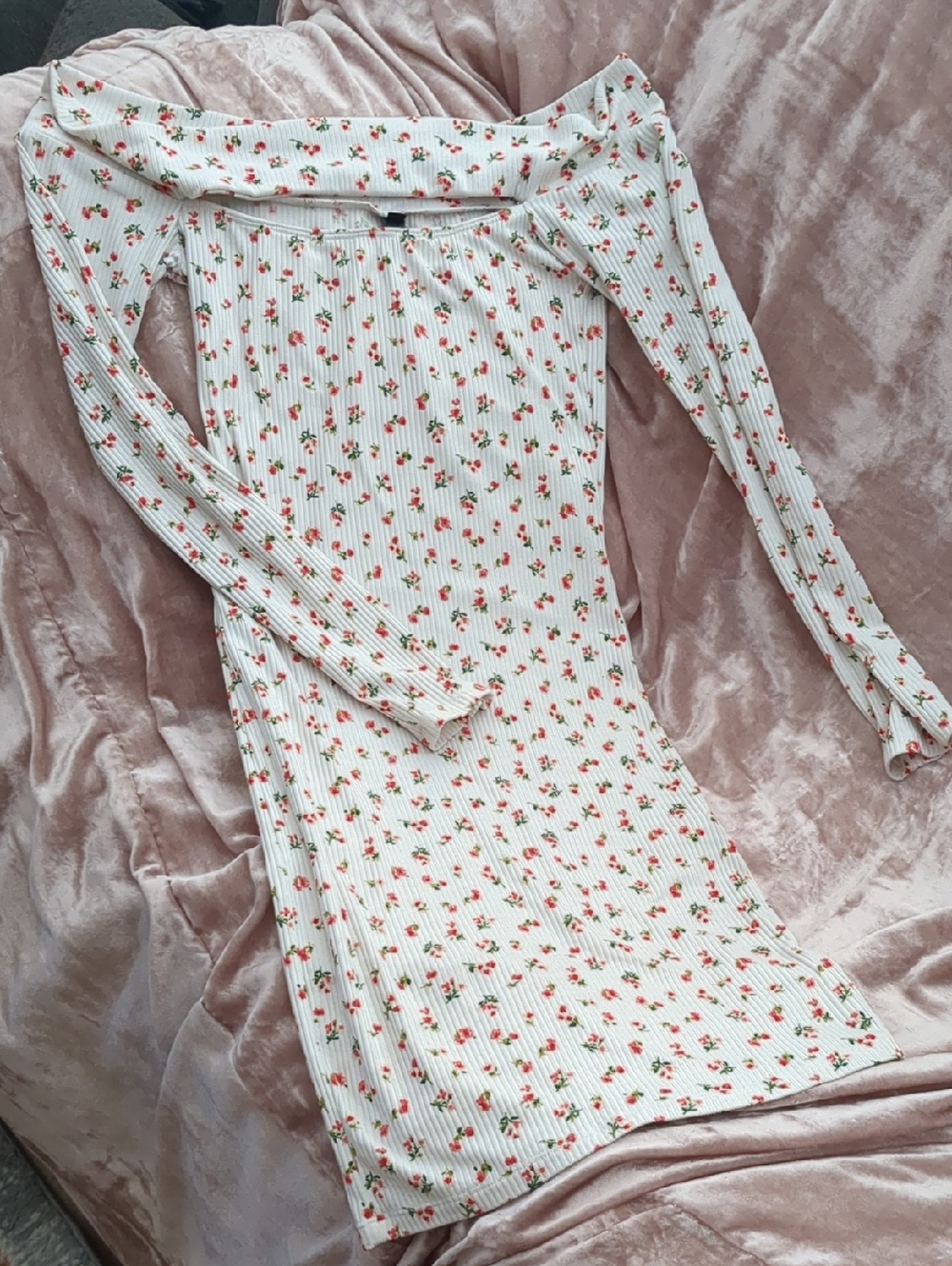 White Off-Shoulder Floral Ribbed Long-Sleeve Dress